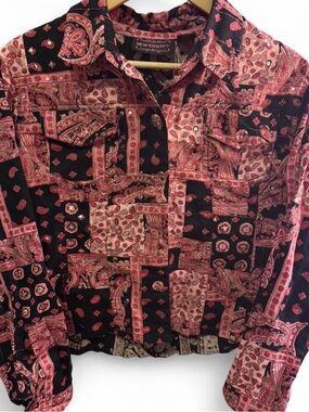 New Identity Women's Black & Pink Paisley Patchwork-like Button-Down Shirt